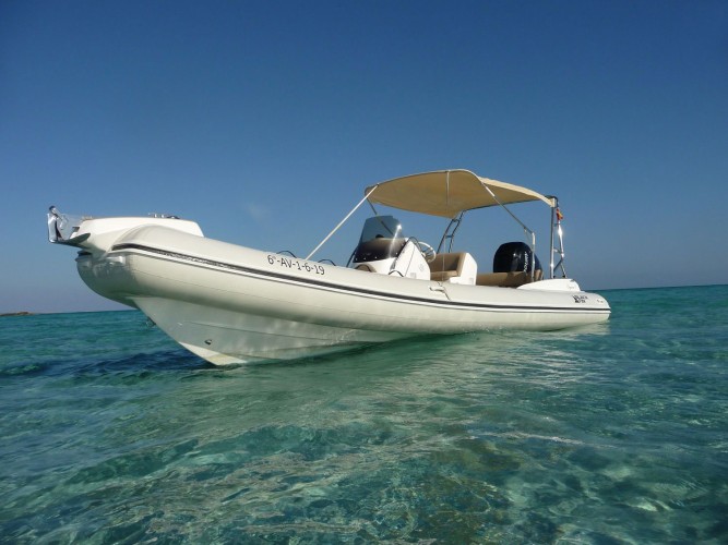 Blanca-Black-Fin-Elegance-8-9