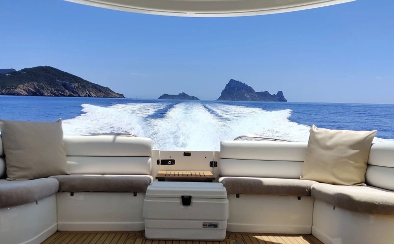 Sunseeker-Manhattan-60-Ibiza-5