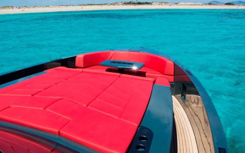 Vanquish 48 Yacht Lady Thunder 8