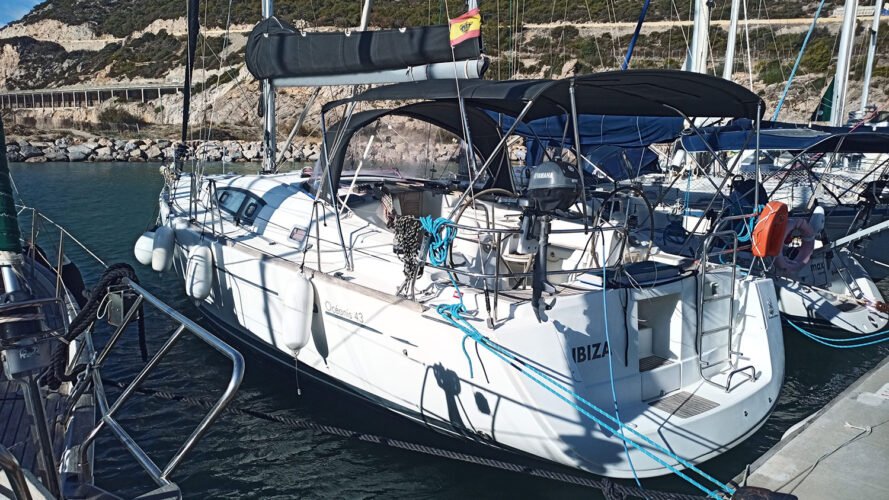 Gin Tonic Beneteau Oceanis 43 Ibiza 18