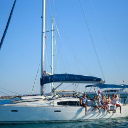 Gin Tonic Beneteau Oceanis 43 Ibiza 6