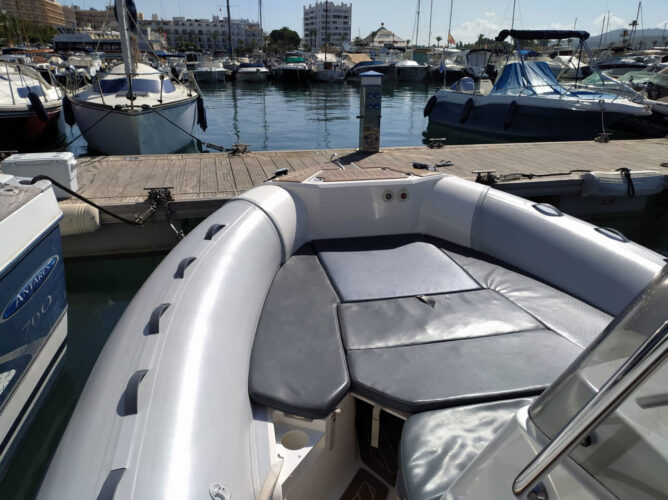 Lancha Capelli Tempest 800 Ibiza 1
