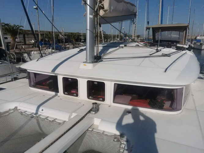 Catamaran Lagoon 400 Goa Ibiza 10