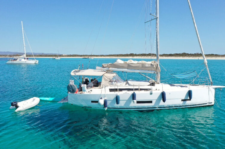 Velero Dufour 390 Grand Large Ibiza 16