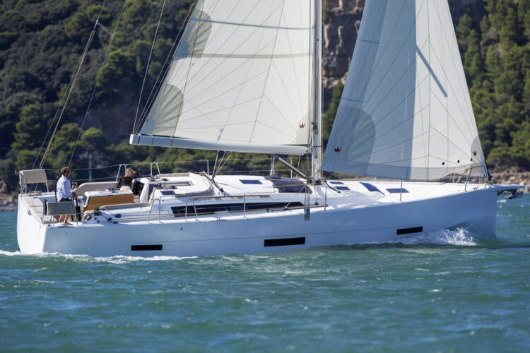 Velero Dufour 390 Grand Large Ibiza 8