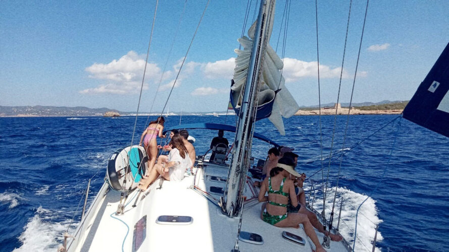Velero Dufour 43 Classic Ibiza 5