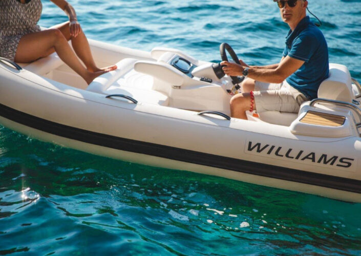 Wiliams-Turbojet-325-Ibiza-2
