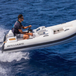 Wiliams-Turbojet-325-Ibiza-4