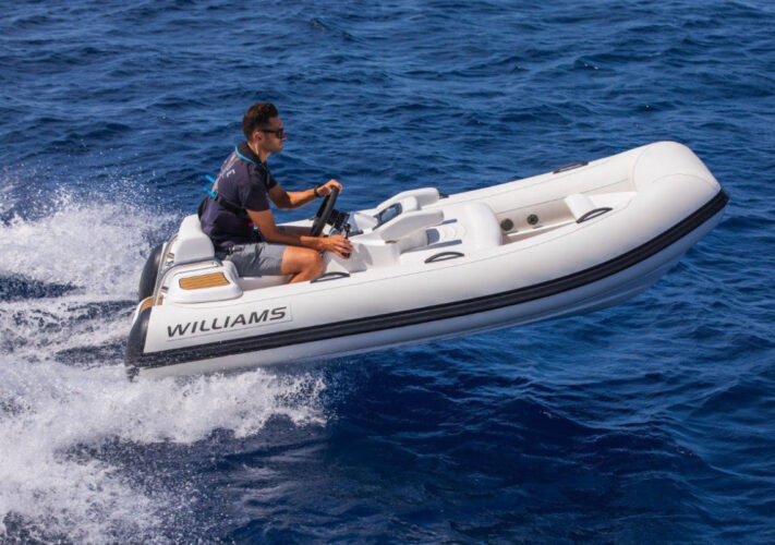 Wiliams-Turbojet-325-Ibiza-4