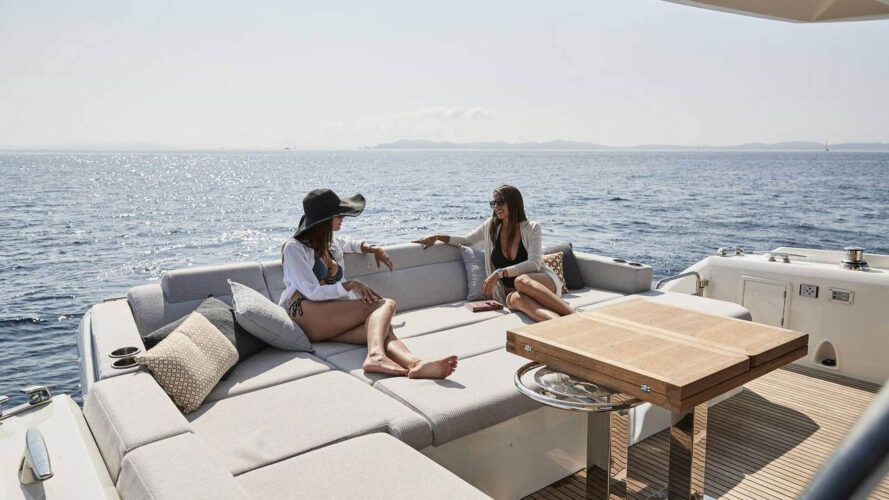 Yacht Prestige 520 Ibiza 11