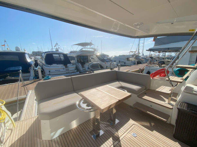 Yacht Prestige 520 Ibiza 25