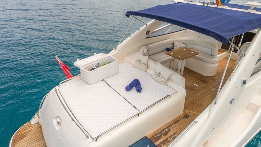 Yacht Sunseeker Camargue 50 Ibiza 14