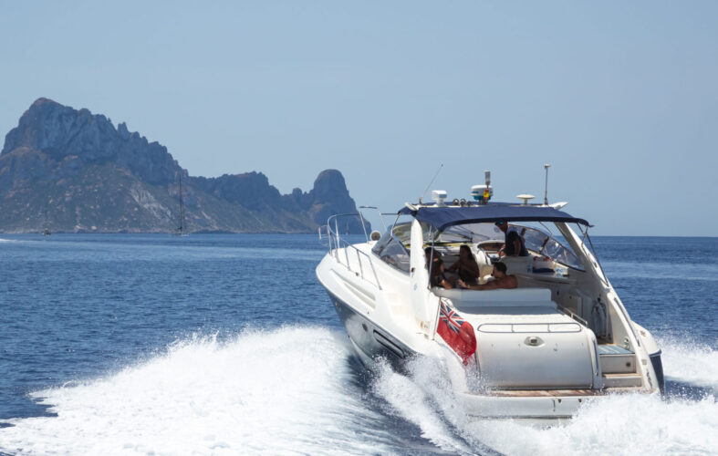 Yacht Sunseeker Camargue 50 Ibiza 5