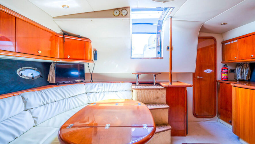 Yacht Sunseeker Camargue 50 Ibiza 7