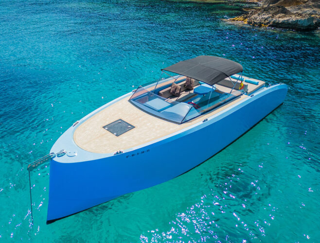 Lancha MALIBLUE Vanquish VQ32 Ibiza 14