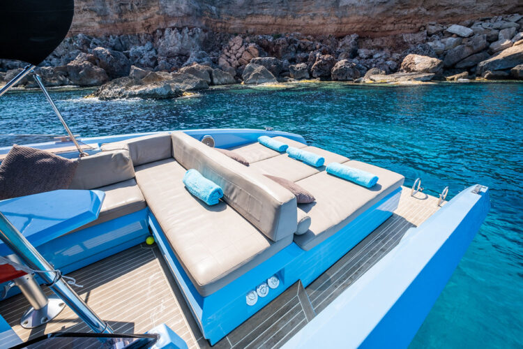 Lancha MALIBLUE Vanquish VQ32 Ibiza 15