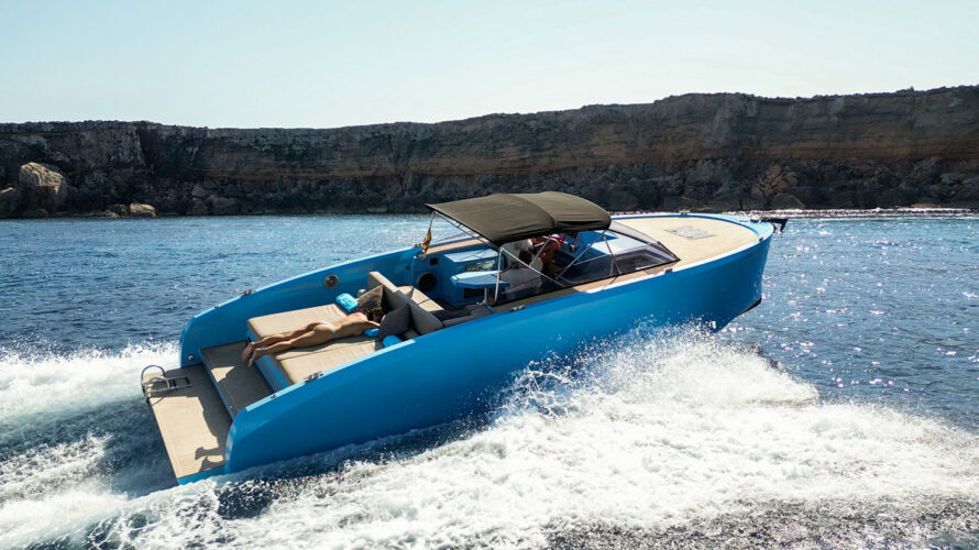 Lancha MALIBLUE Vanquish VQ32 Ibiza 17