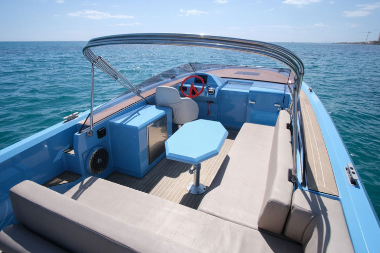 Lancha MALIBLUE Vanquish VQ32 Ibiza 3