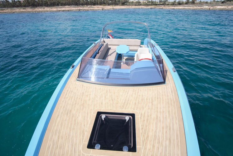 Lancha MALIBLUE Vanquish VQ32 Ibiza 5
