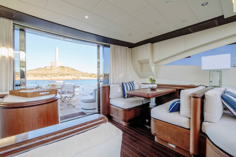 Chill Out Yacht Mangusta 92 Ibiza 18