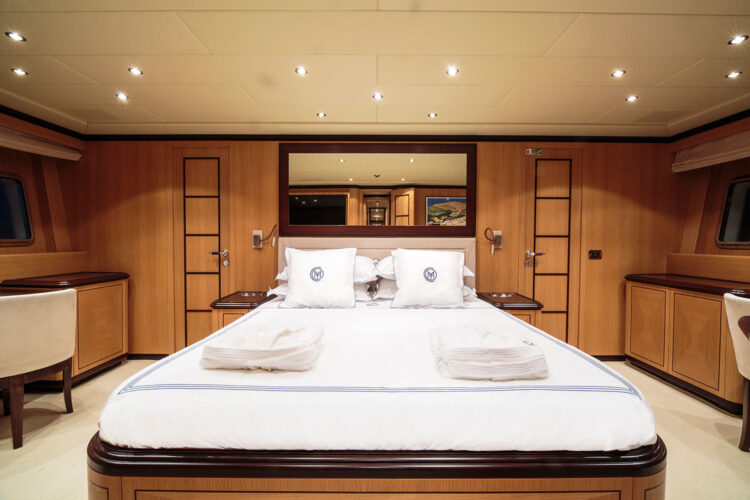 Chill Out Yacht Mangusta 92 Ibiza 21