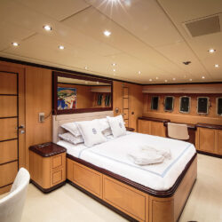 Chill Out Yacht Mangusta 92 Ibiza 22