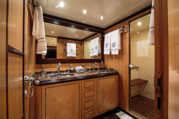 Chill Out Yacht Mangusta 92 Ibiza 23