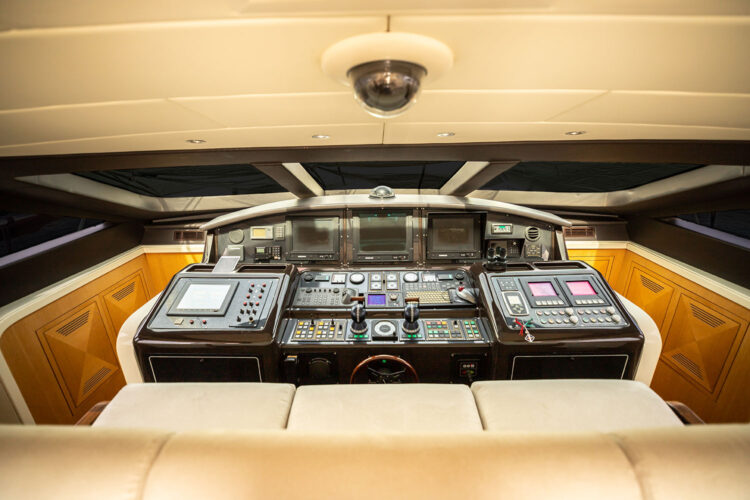 Chill Out Yacht Mangusta 92 Ibiza 26