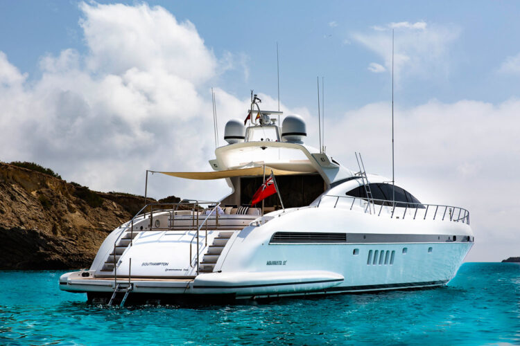 Chill Out Yacht Mangusta 92 Ibiza 3