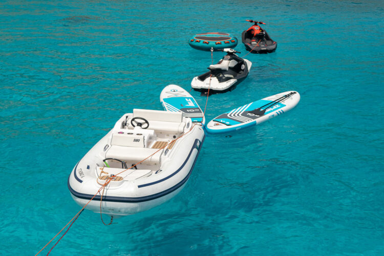 Yacht Nomad Mangusta 108 Ibiza 12