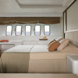 Yacht Nomad Mangusta 108 Ibiza 16