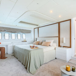 Yacht Nomad Mangusta 108 Ibiza 22