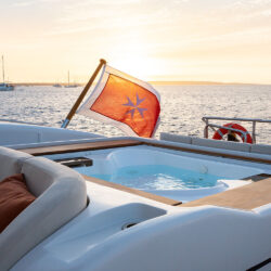 Yacht Nomad Mangusta 108 Ibiza 28