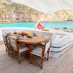 Yacht Nomad Mangusta 108 Ibiza 4