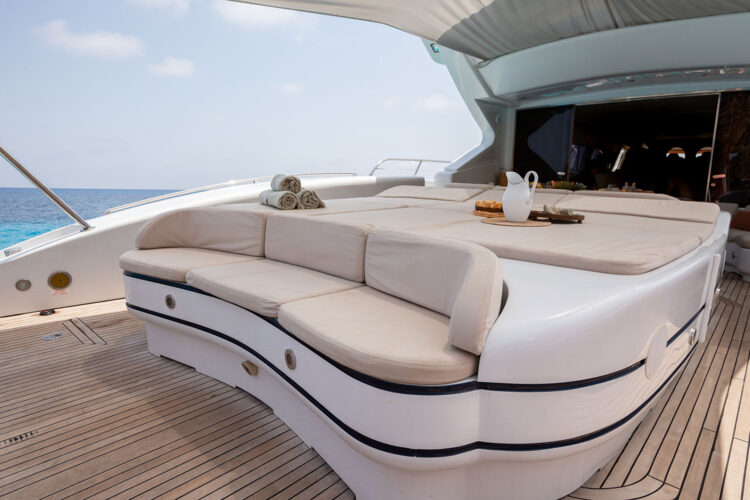 Yacht Nomad Mangusta 108 Ibiza 5