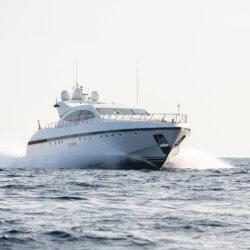 Yacht Nomad Mangusta 108 Ibiza 8