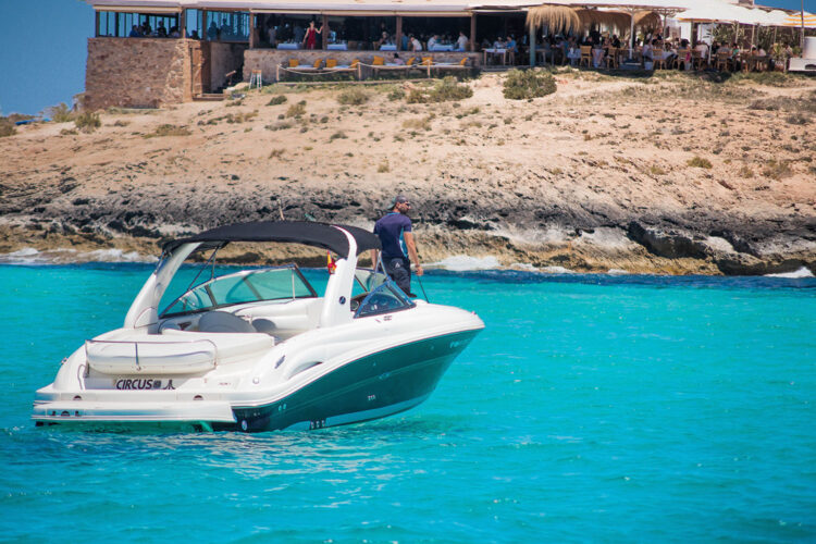 Lancha Sea Ray 290 SLX Ibiza 6