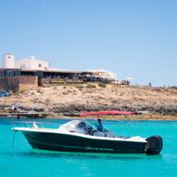 Lancha White Shark 298 Pitu Ibiza 9