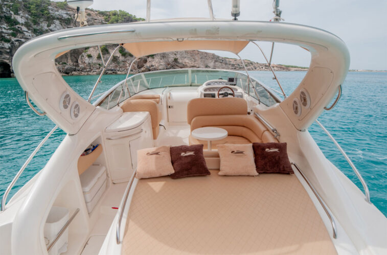 Yate Cranchi 39 Renegade Ibiza 11