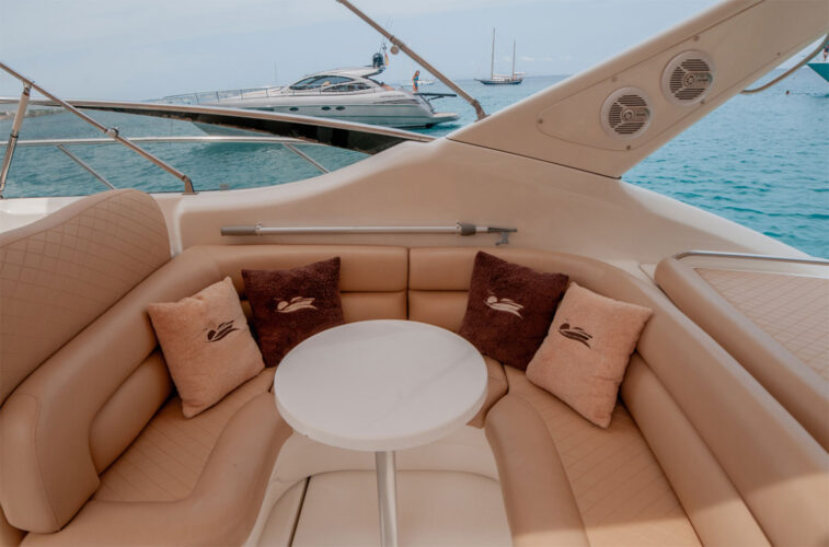 Yate Cranchi 39 Renegade Ibiza 12